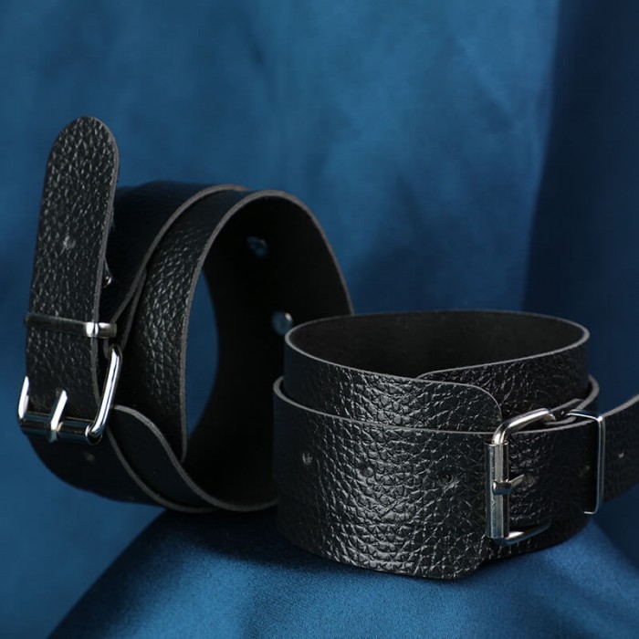 MizzZee - Essential Restraints Wrist Cuffs Coordinating Collection MizzZee - Essential Restraints Wrist Cuffs Coordinating Collection
