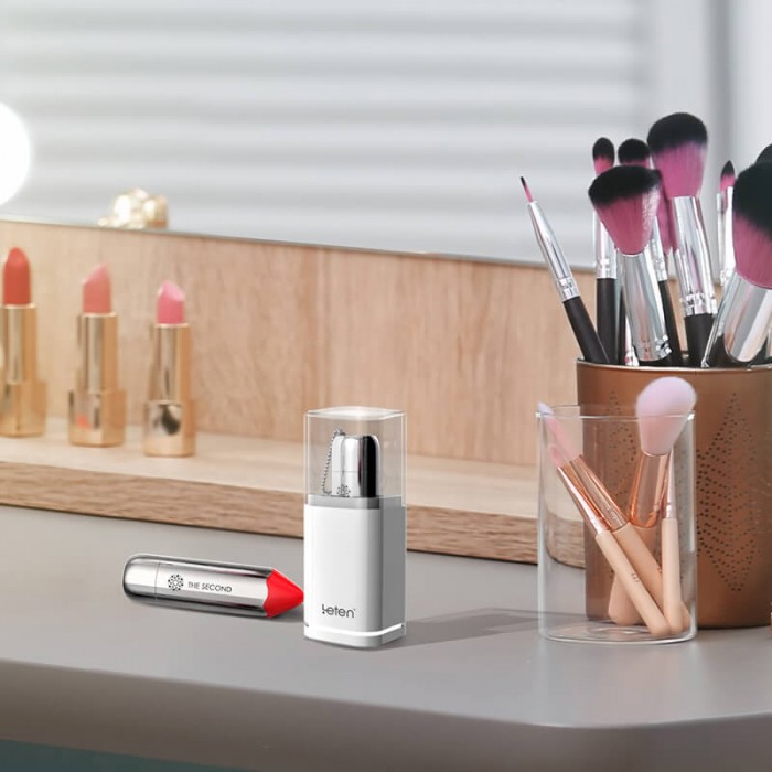 HK LETEN The Second Lipstick Vibrator (Chargeable - Red) HK LETEN The Second Lipstick Vibrator (Chargeable - Red)